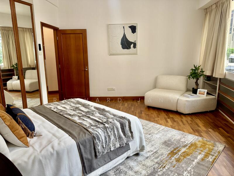 💎 FREEHOLD D10 2637SQFT | FAMILY HOME | ARDMORE PARK Condominium For Sale at S$ 5,995,000 | PropertyGuru Singapore - Generous Bedroom with Natural Light – Ardmore Draycott