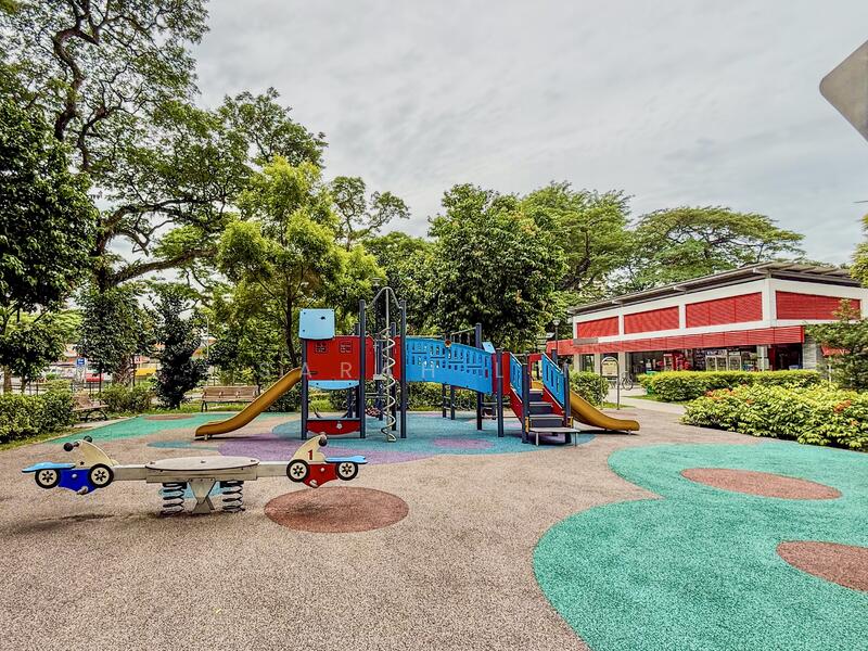 Playground & Market