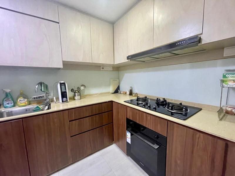 The Tampines Trilliant, 27 Tampines Central 7, Pasir Ris / Tampines, Room Rental, 300 sqft, Executive Condominium For Rent, by Low Kian Hoo, 60165540 - Kitchen - PropertyGuru.com.sg