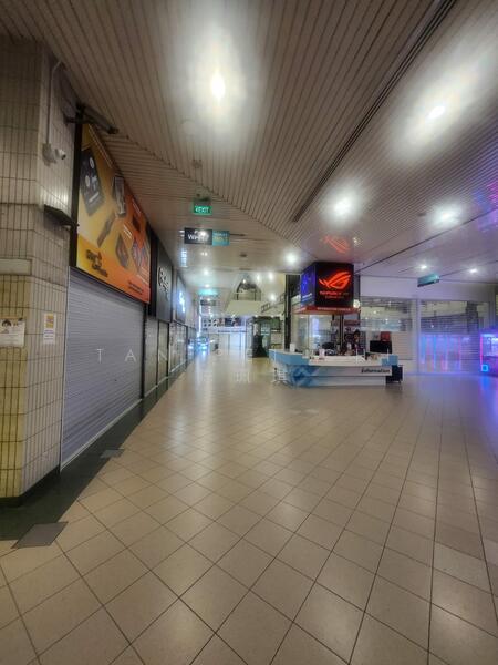 Sim Lim Square, 1 Rochor Canal Road, Beach Road / Bugis / Rochor, 355 sqft, Other Retail For Sale, by Tan Pei Chi 陈珮琪, 60165647 - Corridor - CommercialGuru.com.sg