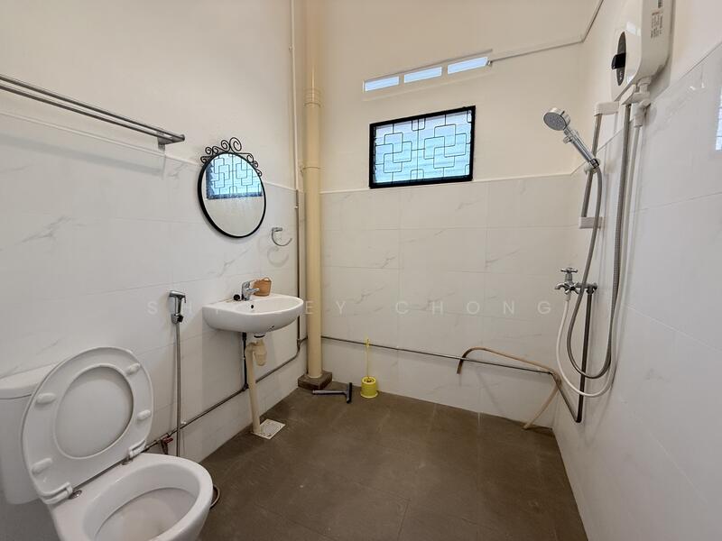 2nd Storey Common Bathroom