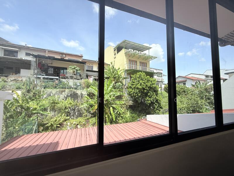 2nd Storey enclosed service yard
