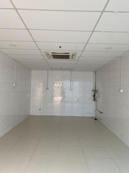 Grandlink Square, 511 Guillemard Road, Eunos / Geylang / Paya Lebar, 355 sqft, Mall Shop For Sale, by Alvin Chua, 60165934 - Interior - CommercialGuru.com.sg