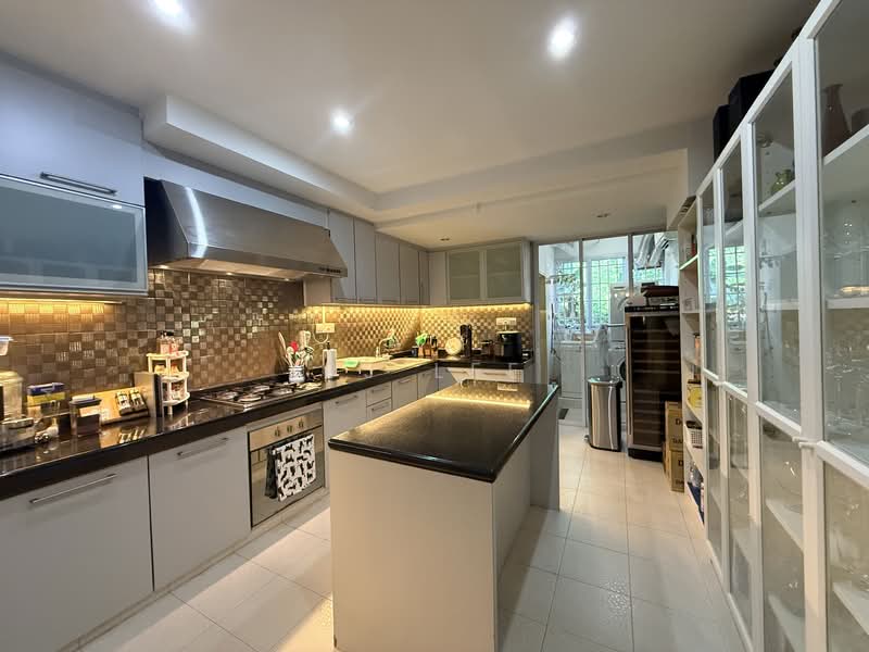 Island View, , 4 Bedrooms, 3,423 sqft, Condominium For Sale, by PJ Lee, 60165996 - Kitchen - PropertyGuru.com.sg