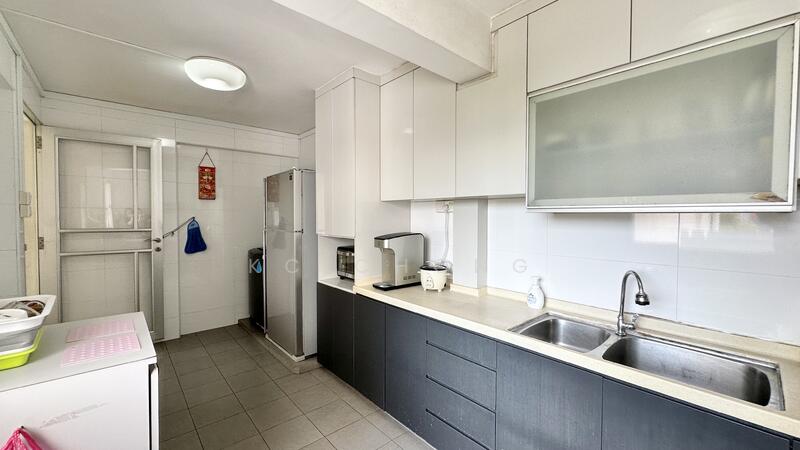 124 Paya Lebar Way, Point Block, 5 Room