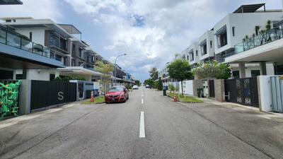 For Sale - Luxus Hills