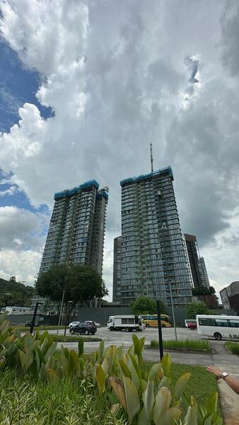 For Sale - NEW $400k DISCOUNT, BESIDE MRT & MALL suitable for families