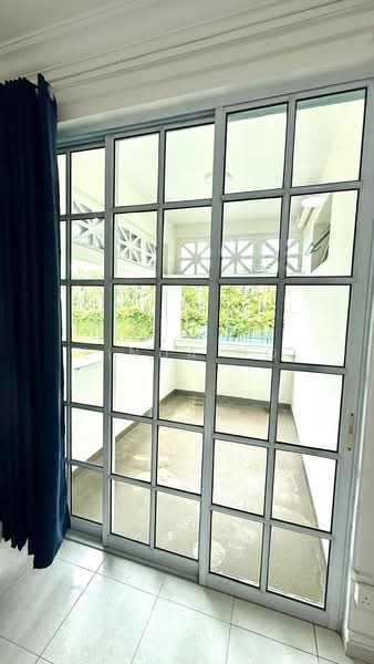 Villa De West, 385 Pasir Panjang Road, Room Rental, 100 sqft, Condominium For Rent, by Linda Ho, 60166293 - Balcony - PropertyGuru.com.sg