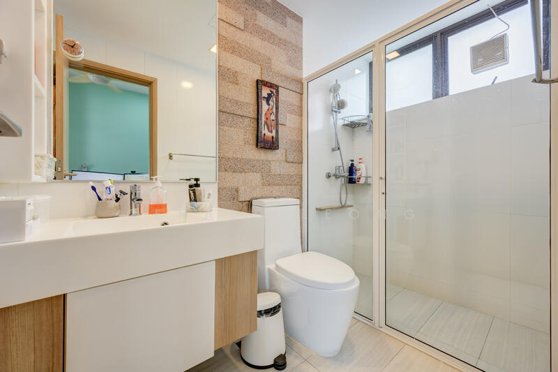 Bedroom 3 Ensuite Bath