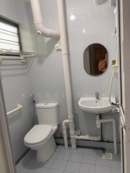 218 Serangoon Avenue 4, 218 Serangoon Avenue 4, Hougang / Punggol / Sengkang, 2 Bedrooms, 689 sqft, HDB Flat For Rent, by Rachel Chen, 60166364 - Bathroom - PropertyGuru.com.sg
