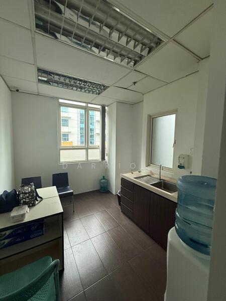 Enterprise Centre, 20 Bukit Batok Crescent, 3,584 sqft, Light Industrial (B1) For Sale, by Darrio ., 60166578 - Kitchen - CommercialGuru.com.sg