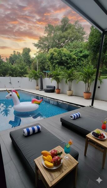 Pool & Patio