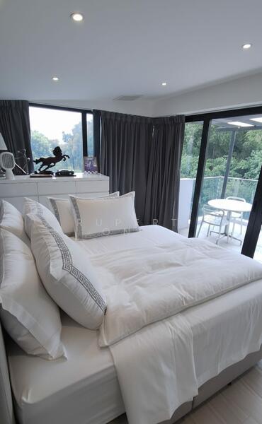 Attic Bedroom with En Suite