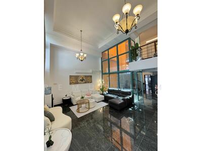 For Rent - Kew Crescent