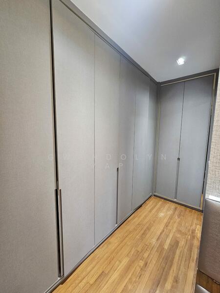 Master Bedroom Walk in Closet