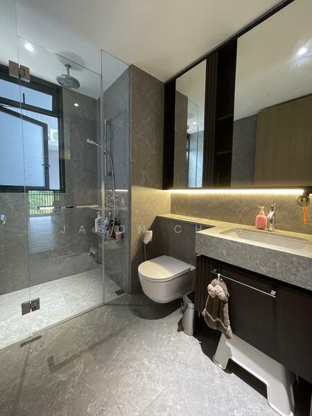 Ensuite Master Bathroom