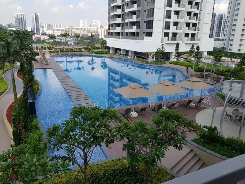 Main pool - day