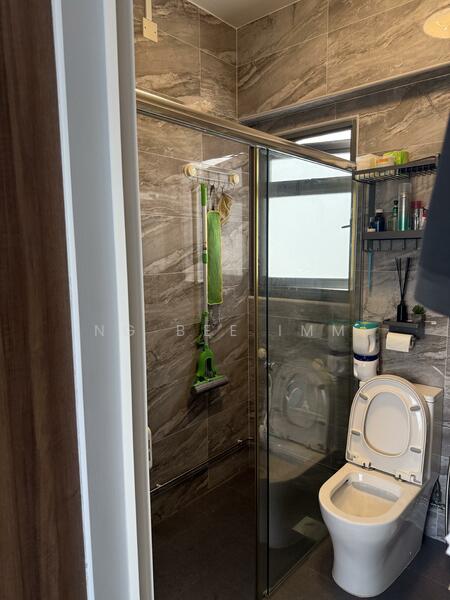 Master bedroom toilet