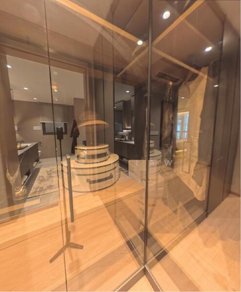 Walk-In Wardrobe