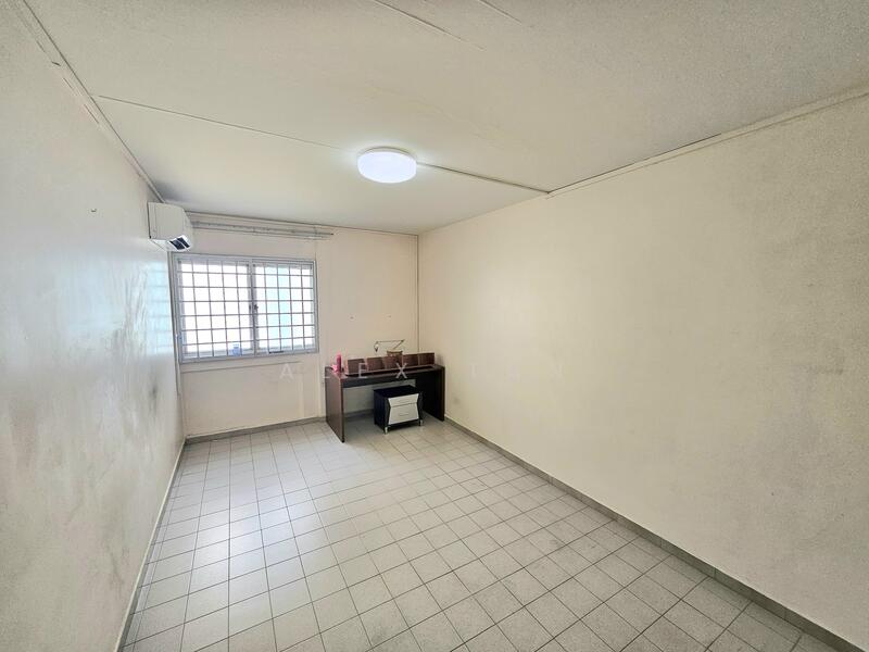 For Sale - 274 Yishun Street 22