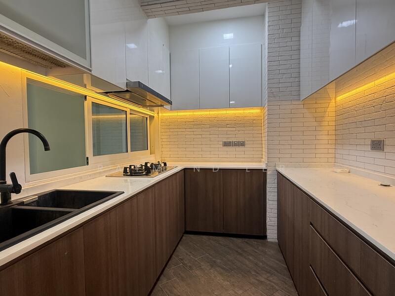 For Rent - The Waterside