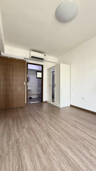 Master bedroom bathroom