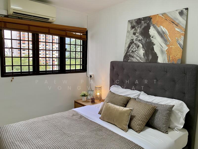 For Sale - 4 Holland Close