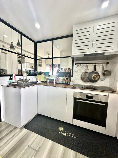 For Rent - Riverparc Residence