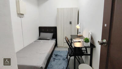 For Rent - Lakepoint Condo