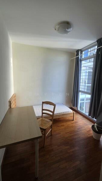 For Rent - The Lakeshore