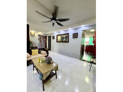 For Sale - 611 Hougang Avenue 8