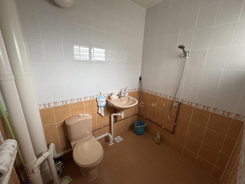 For Sale - 114 Clementi Street 13