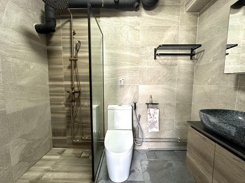 Master Toilet
