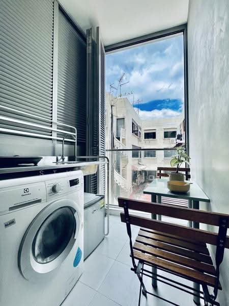 #1 Loft, 1 Lorong 24 Geylang, Eunos / Geylang / Paya Lebar, Studio, 200 sqft, Apartment For Rent, by Trudy Tan, 60168163 - Balcony - PropertyGuru.com.sg