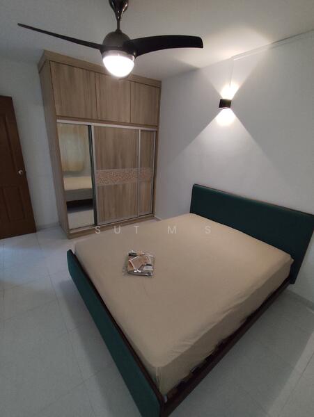 Bedroom 2 - Queen Bed