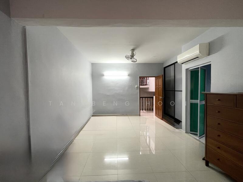 Common bedroom
