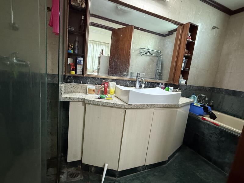 Master toilet