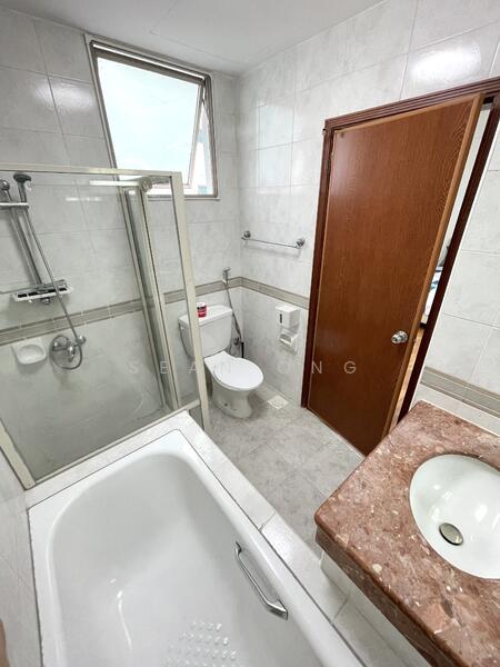 Master bedroom toilet