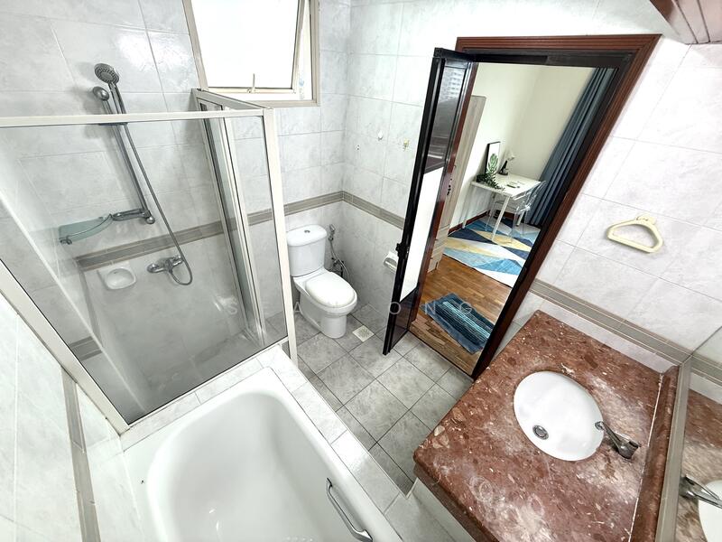 Northvale, 73 Choa Chu Kang Loop, Room Rental, 150 sqft, Condominium For Rent, by Sean Ong, 60168313 - Master bedroom toilet - PropertyGuru.com.sg