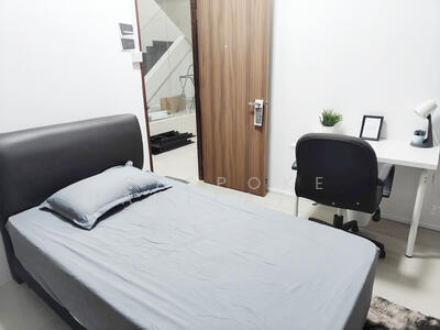 For Rent - Lakepoint Condo