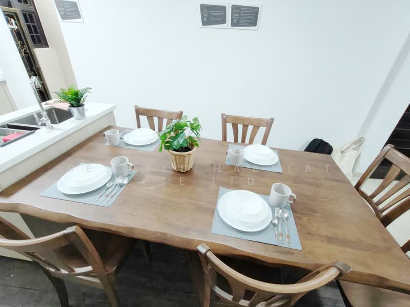 Lakepoint Condo, 2 Lakepoint Drive, Room Rental, 100 sqft, Condominium For Rent, by Bespoke Habitat Pte Ltd, 60168363 - 06-12 Dining Space - PropertyGuru.com.sg