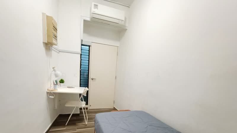 Lakepoint Condo, 2 Lakepoint Drive, Room Rental, 100 sqft, Condominium For Rent, by Bespoke Habitat Pte Ltd, 60168363 - 04-17 ECON4 - PropertyGuru.com.sg