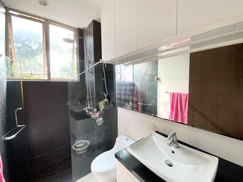 Corner Terrace @ Lentor Grove, Lentor Grove, 6 Bedrooms, 5,000 sqft, Corner Terrace For Sale, by Nigel Seow, 60168462 - Ensuite Bathroom - PropertyGuru.com.sg