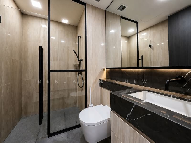 The Hyde, 11 Balmoral Road, 2 Bedrooms, 818 sqft, Condominium For Sale, by Benjamin Chew, 60168482 - Bathroom - PropertyGuru.com.sg