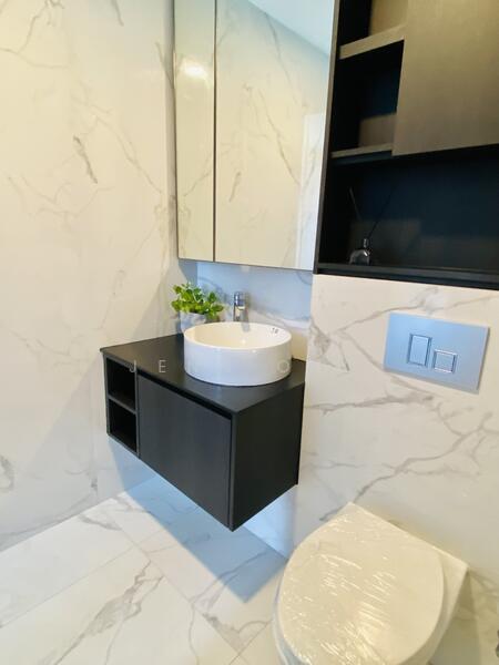 Fully Fitted Bathroom with Windows
