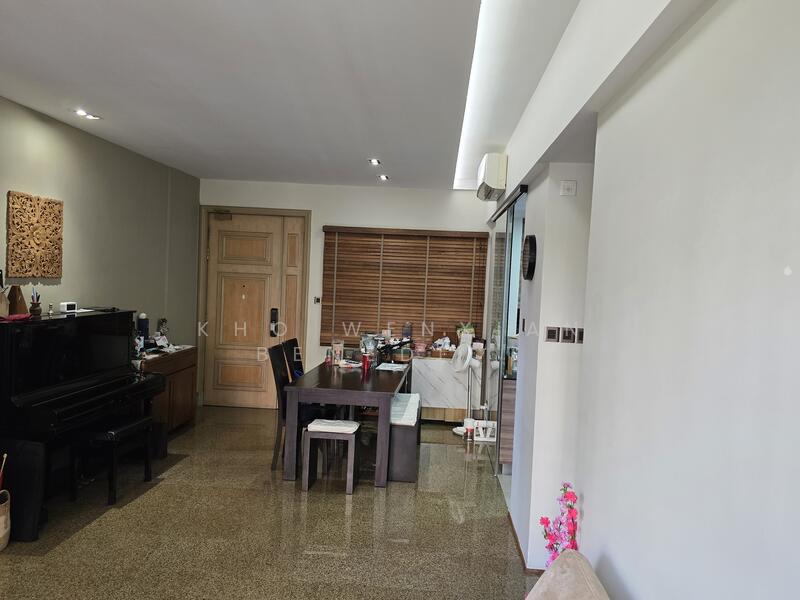 Dining Area to Kitchen