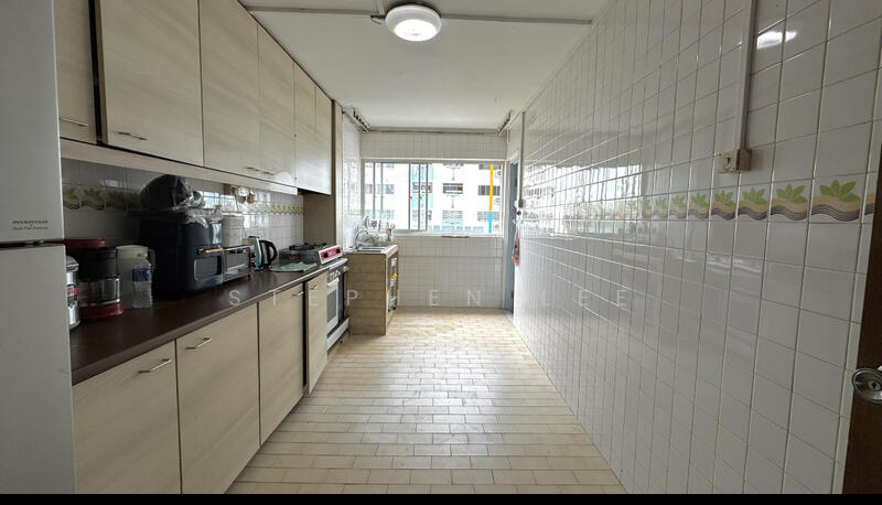 Potential to add laundry yard to Kitchen