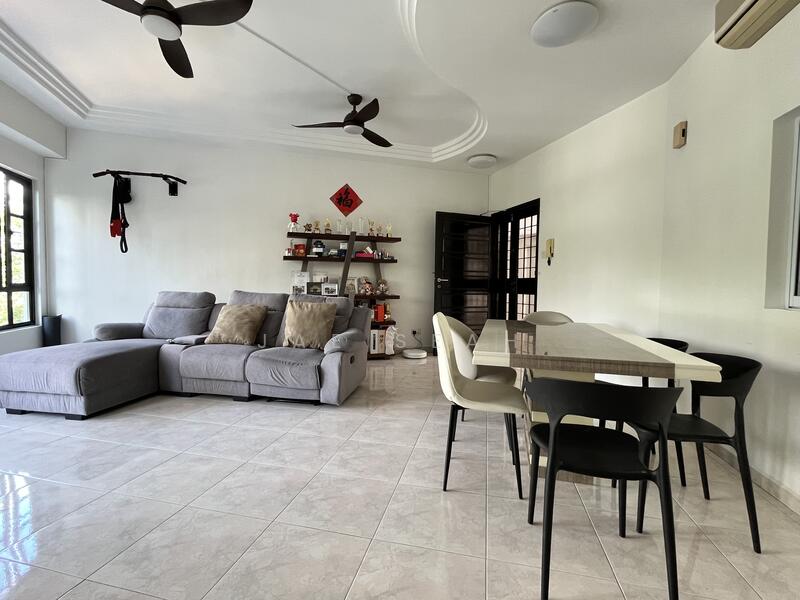 Spacious Living/Dining hall