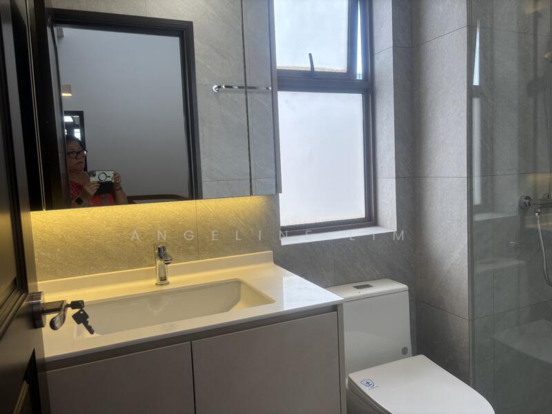 Master bathroom 