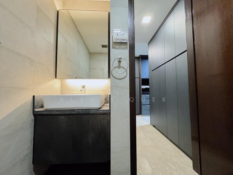 Maple Woods, 985 Bukit Timah Road, Clementi Park / Upper Bukit Timah, 2 Bedrooms, 915 sqft, Condominium For Sale, by Alexis Quek, 60168825 - Bathroom - PropertyGuru.com.sg